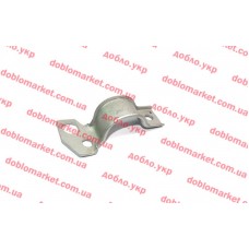 Скоба втулки переднього стабілізатора внутрішня права Doblo 2000-2016 OPAR, Виробник: FIAT, OE: 46741682