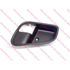 Декоративна накладка ручки внутрішніх зсувних правих дверей Doblo 2009-, Виробник: FIAT, OE: 2241056, 5YF62JXWAA, 735499755